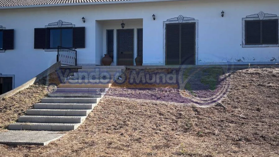 Moradia T4 para Venda em Cabeção