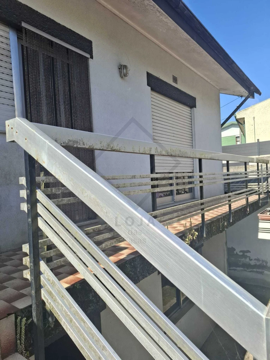 Moradia T3 para Venda em Vilar de Andorinho Foto 9