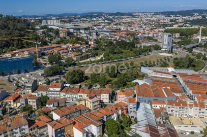 Terreno Comércio / Armazém para Venda em Campanhã