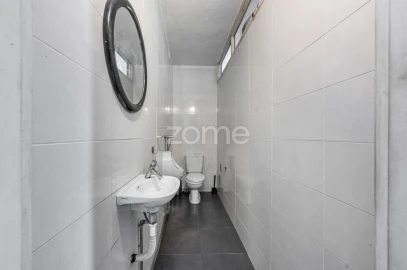 Terreno Comércio / Armazém para Venda em Campanhã