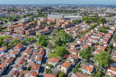 Moradia T3 para Venda em Paranhos