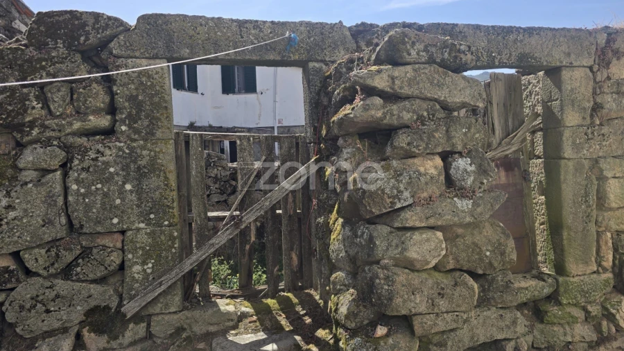 Moradia T2 para Venda em Folgosinho