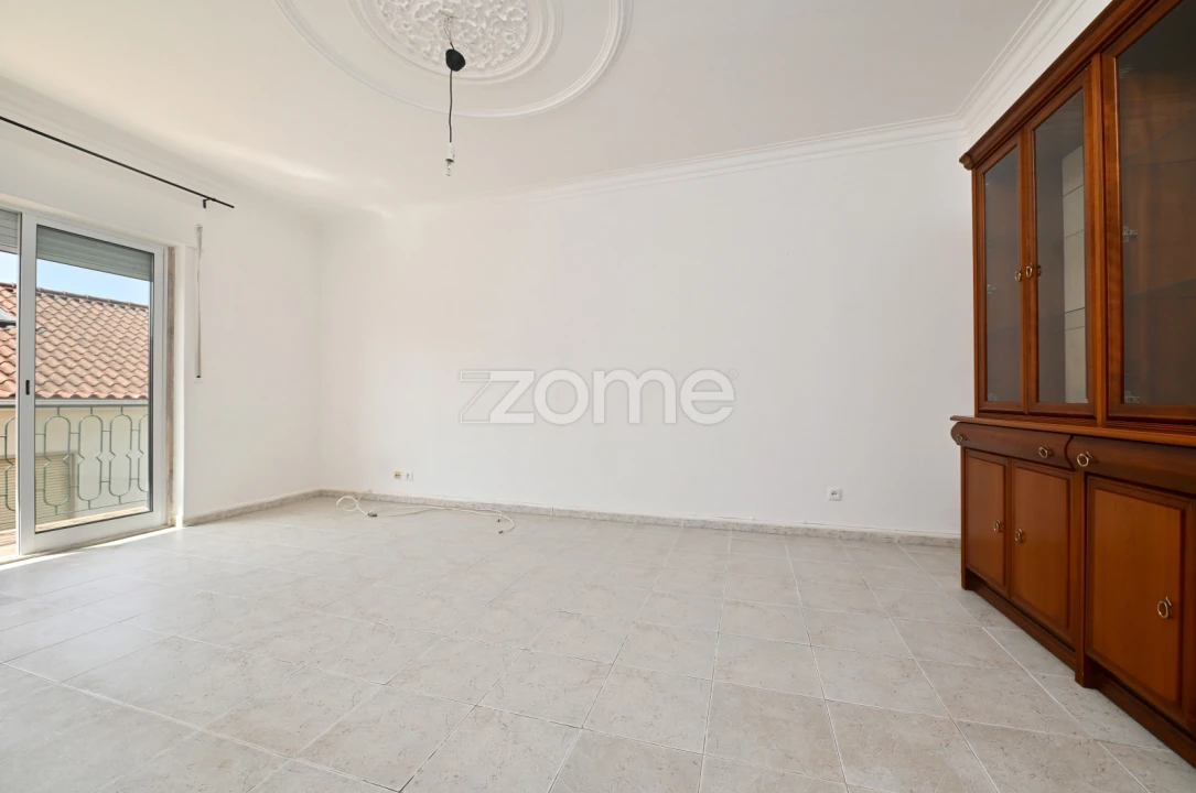 Apartamento T3 para Arrendamento em Pontinha e Famões Foto 10