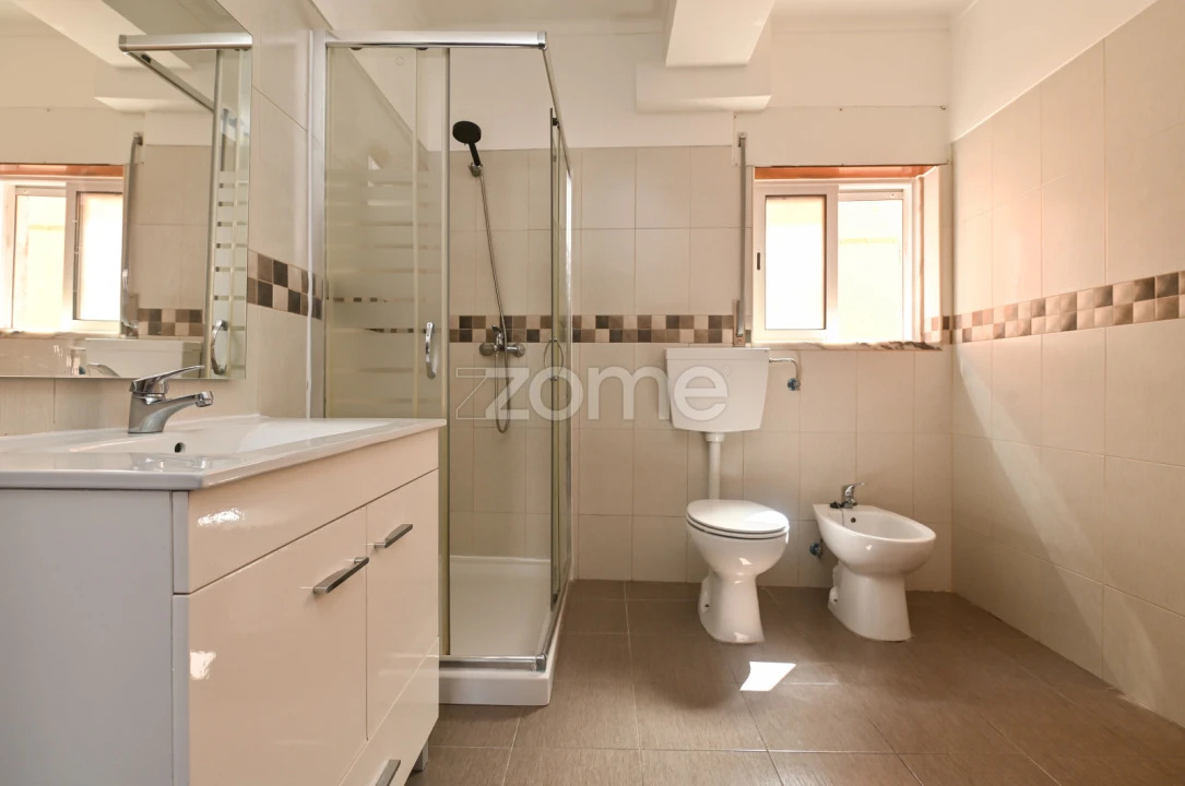 Apartamento T3 para Arrendamento em Pontinha e Famões Foto 19