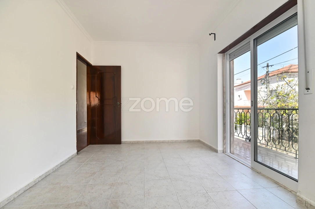 Apartamento T3 para Arrendamento em Pontinha e Famões Foto 22