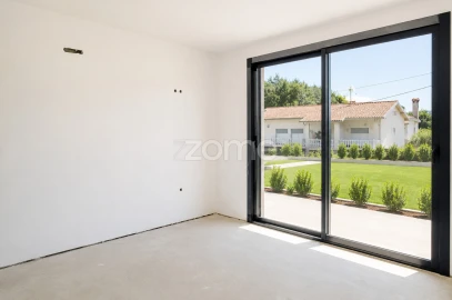 Moradia T3 para Venda em Amoreira da Gândara, Paredes do Bairro e Ancas