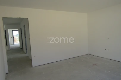 Moradia T3 para Venda em Amoreira da Gândara, Paredes do Bairro e Ancas