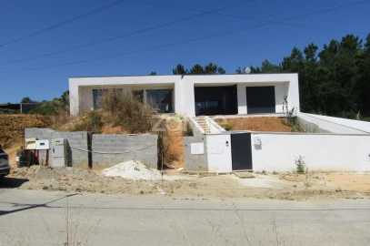 Moradia T3 para Venda em Amoreira da Gândara, Paredes do Bairro e Ancas