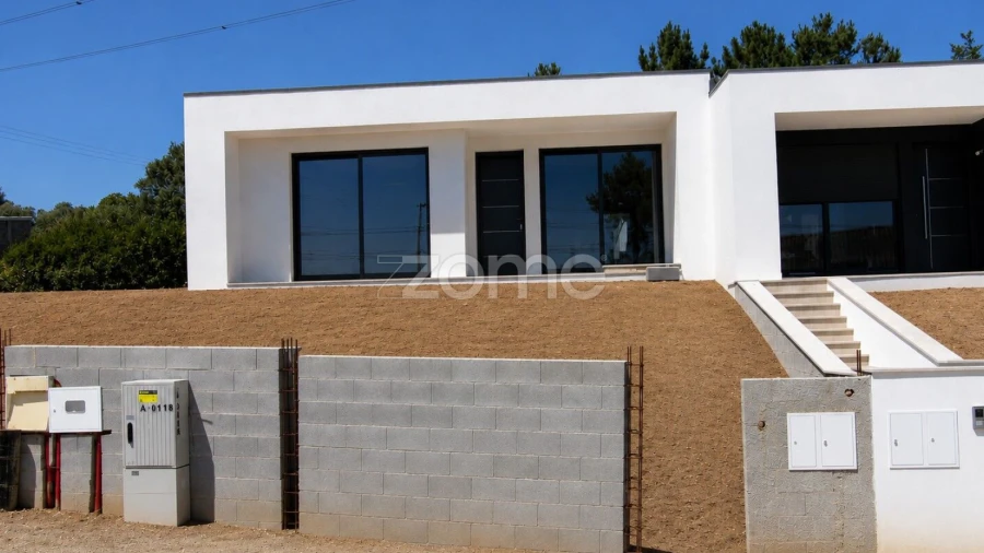 Moradia T3 para Venda em Amoreira da Gândara, Paredes do Bairro e Ancas
