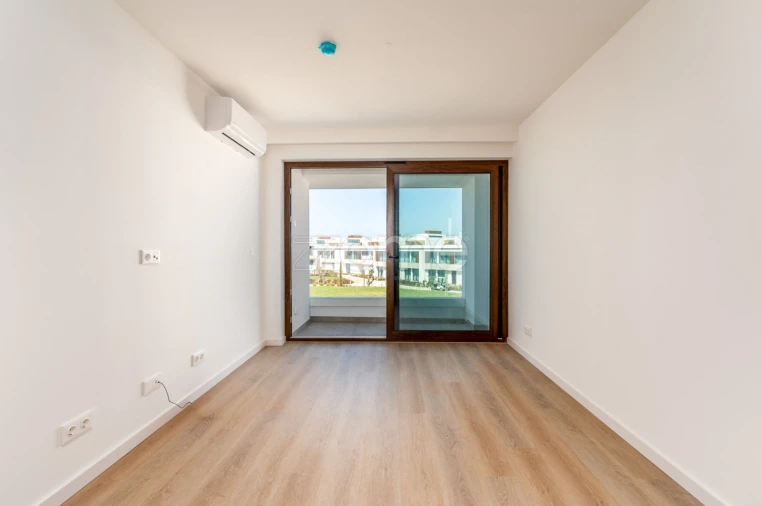 Apartamento T3 para Venda em Porto Covo Foto 17