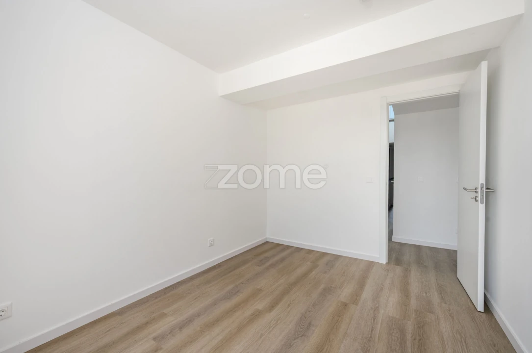 Apartamento T3 para Venda em Porto Covo Foto 24