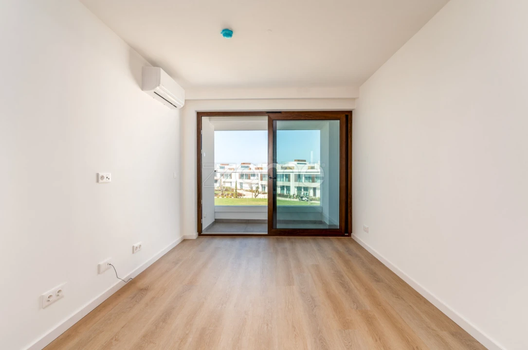 Apartamento T3 para Venda em Porto Covo Foto 17
