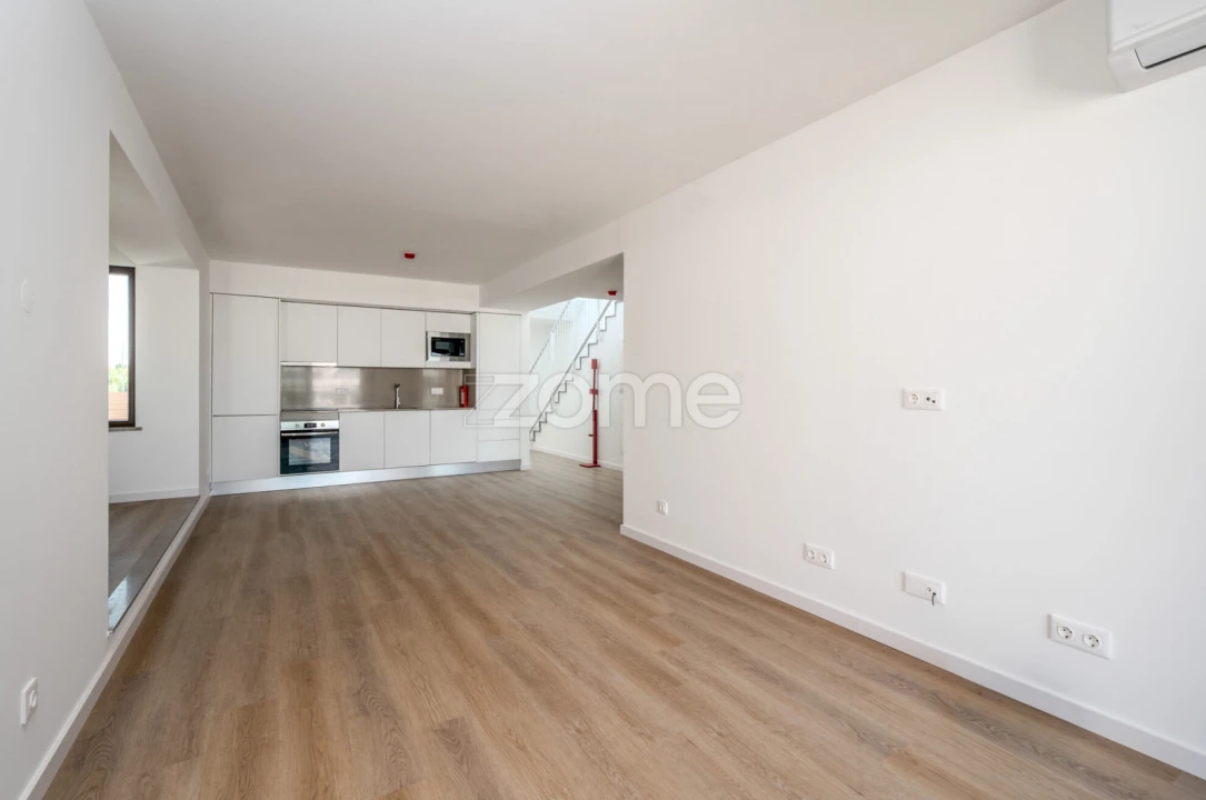 Apartamento T3 para Venda em Porto Covo Foto 15