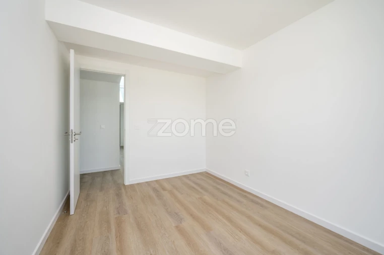Apartamento T3 para Venda em Porto Covo Foto 23
