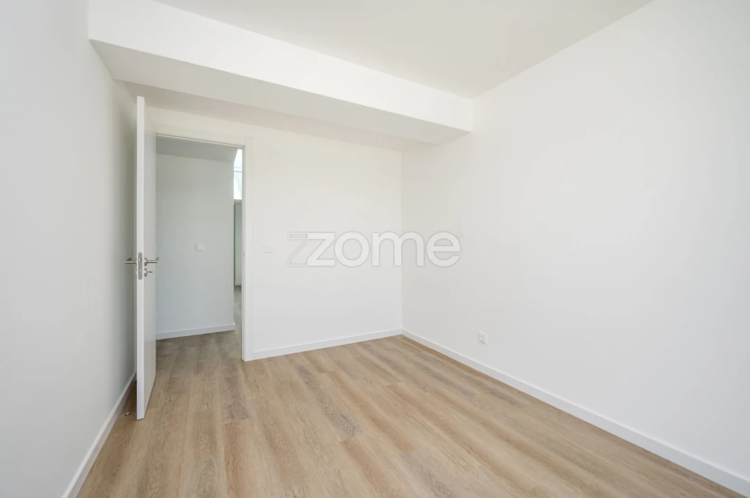 Apartamento T3 para Venda em Porto Covo Foto 23
