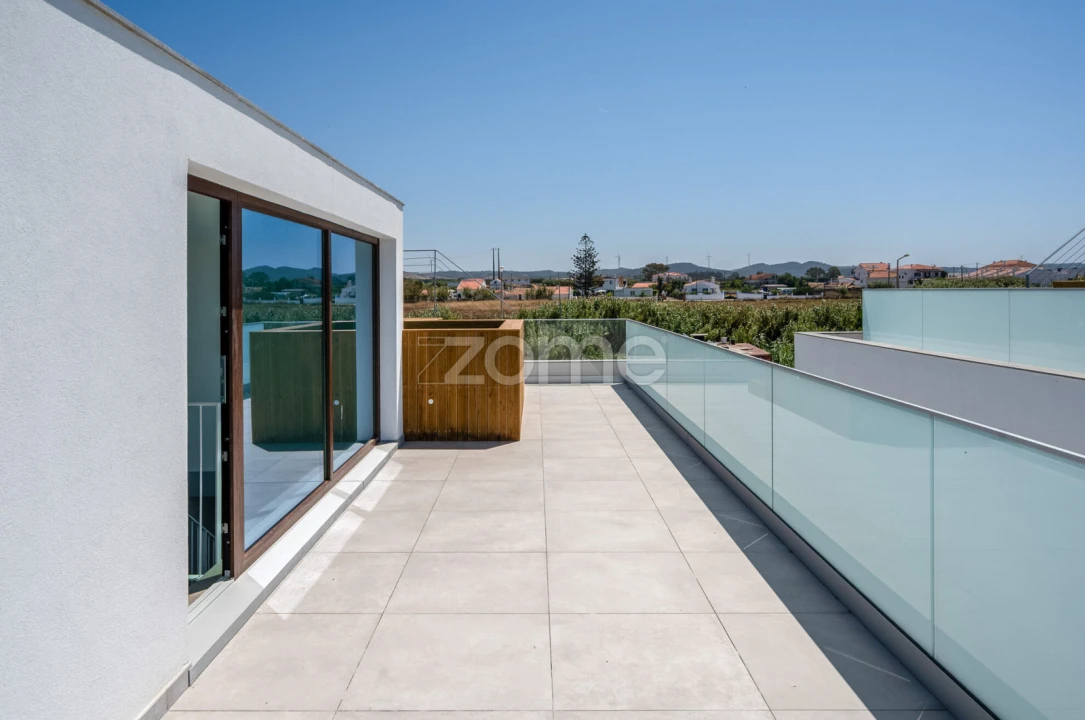Apartamento T3 para Venda em Porto Covo Foto 32
