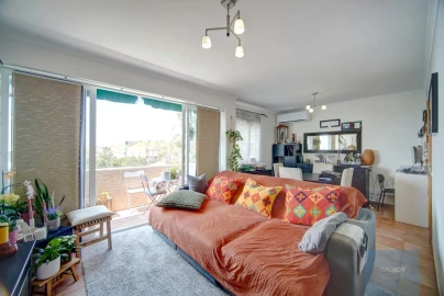 Apartamento T2 para Venda em Oeiras e São Julião da Barra, Paço de Arcos e Caxias