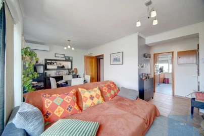 Apartamento T2 para Venda em Oeiras e São Julião da Barra, Paço de Arcos e Caxias