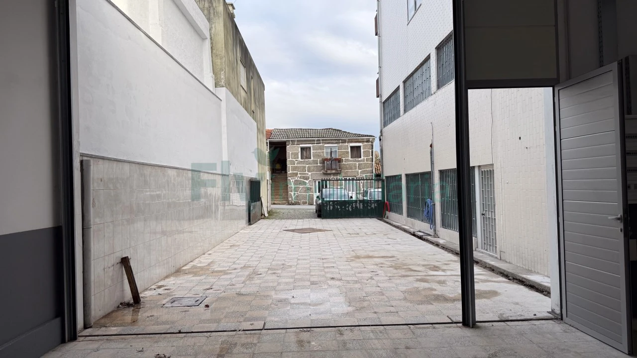 Armazém para Arrendamento em Caldas de Vizela (São Miguel e São João) Foto 8