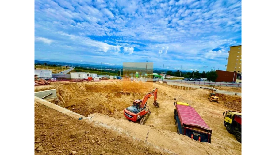 Apartamento para Venda em Vilar de Andorinho Foto 16