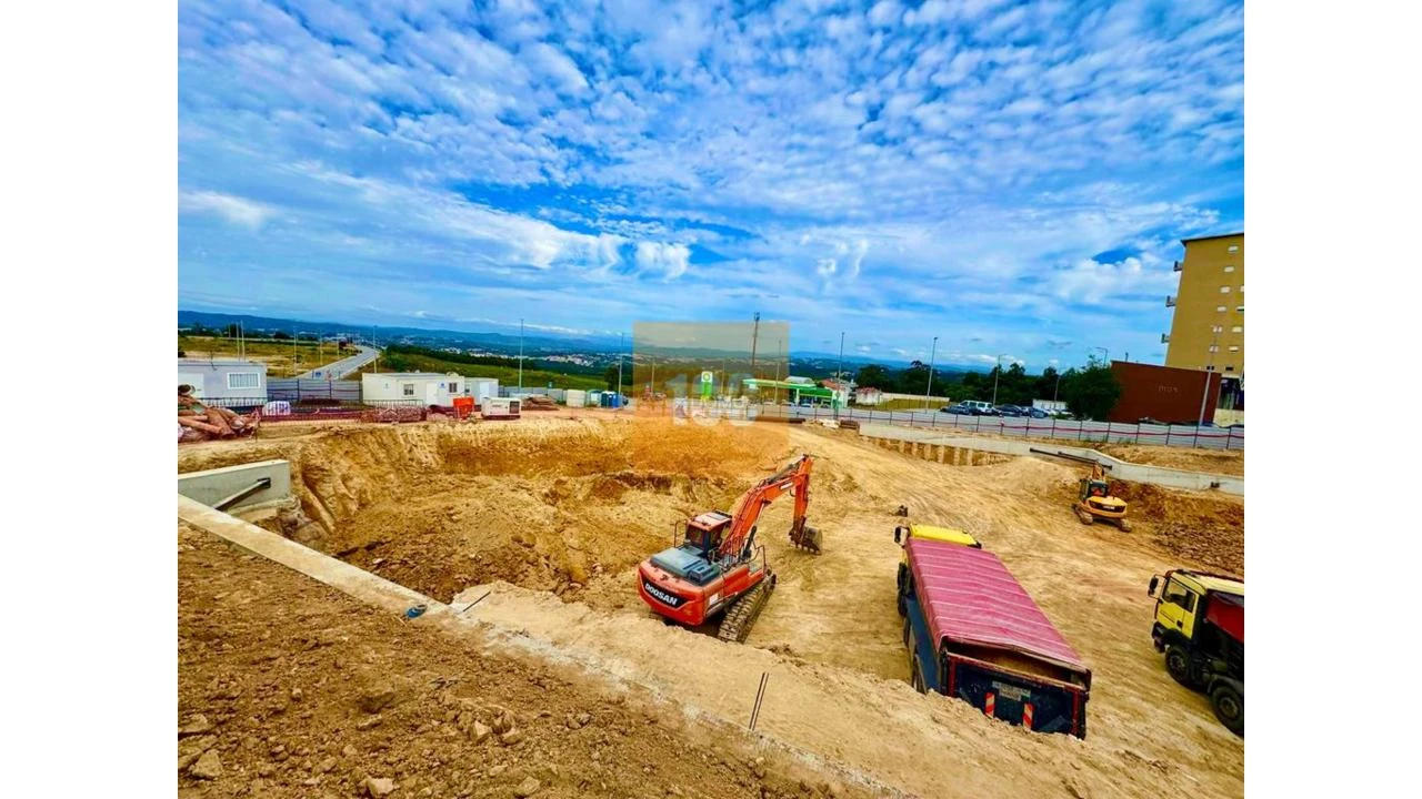 Apartamento para Venda em Vilar de Andorinho Foto 16