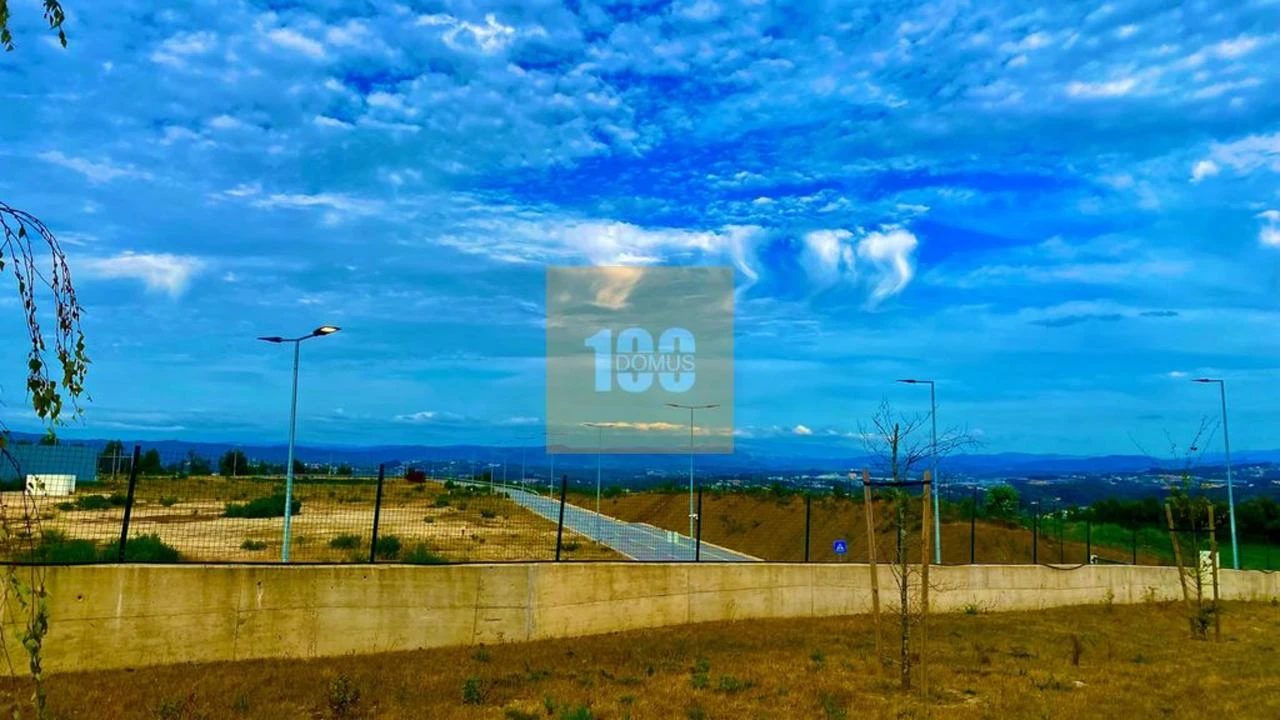 Apartamento para Venda em Vilar de Andorinho Foto 1