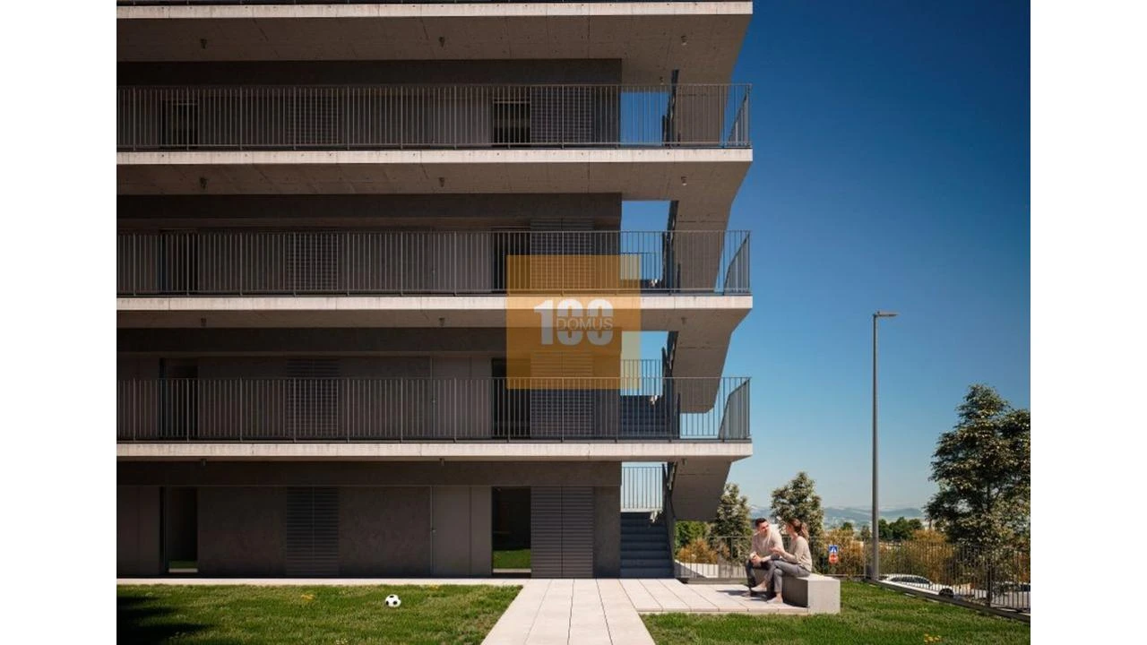 Apartamento para Venda em Vilar de Andorinho Foto 2