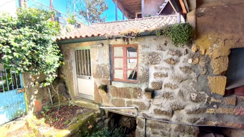Moradia T0 para Venda em Oliveira do Douro