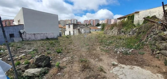 Terreno para Venda em Cacém e São Marcos