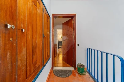 Apartamento T3 para Venda em Santo António dos Cavaleiros e Frielas