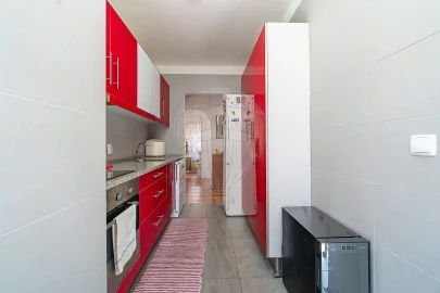 Apartamento T3 para Venda em Santo António dos Cavaleiros e Frielas