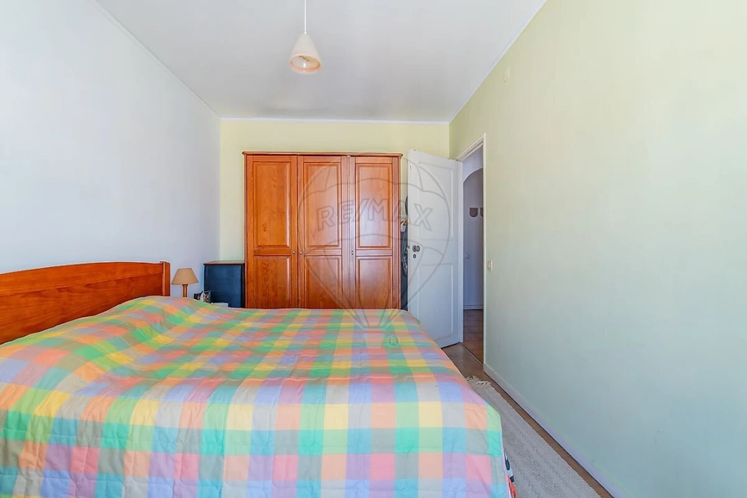 Apartamento T3 para Venda em Santo António dos Cavaleiros e Frielas Foto 11