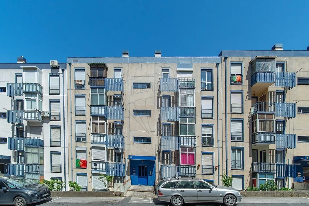 Apartamento T3 para Venda em Santo António dos Cavaleiros e Frielas Foto 23