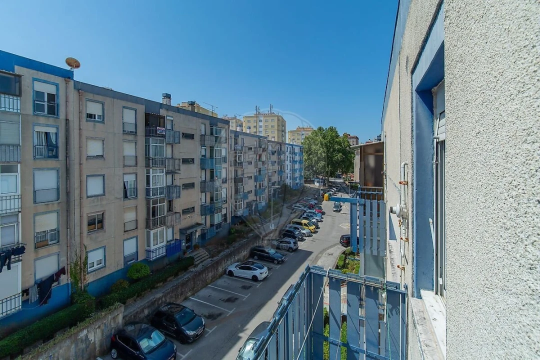 Apartamento T3 para Venda em Santo António dos Cavaleiros e Frielas Foto 22