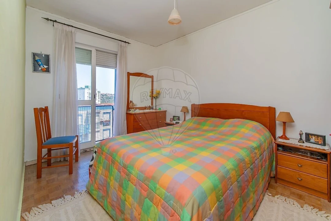 Apartamento T3 para Venda em Santo António dos Cavaleiros e Frielas Foto 9