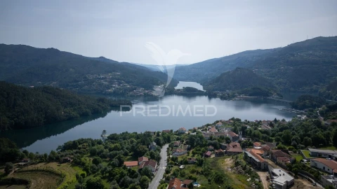 Moradia T3 para Venda em Rio Caldo