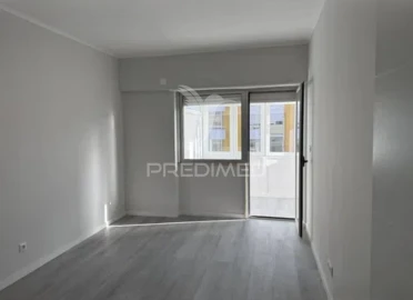 Apartamento T2 para Venda em Oeiras e São Julião da Barra, Paço de Arcos e Caxias