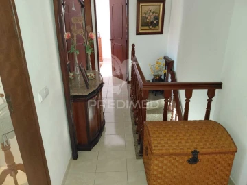 Moradia T5 para Venda em Alvalade