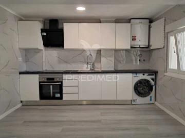 Apartamento T3 para Venda em Laranjeiro e Feijó