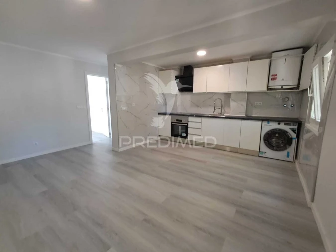 Apartamento T3 para Venda em Laranjeiro e Feijó Foto 3