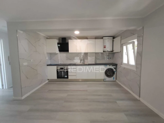 Apartamento T3 para Venda em Laranjeiro e Feijó Foto 4