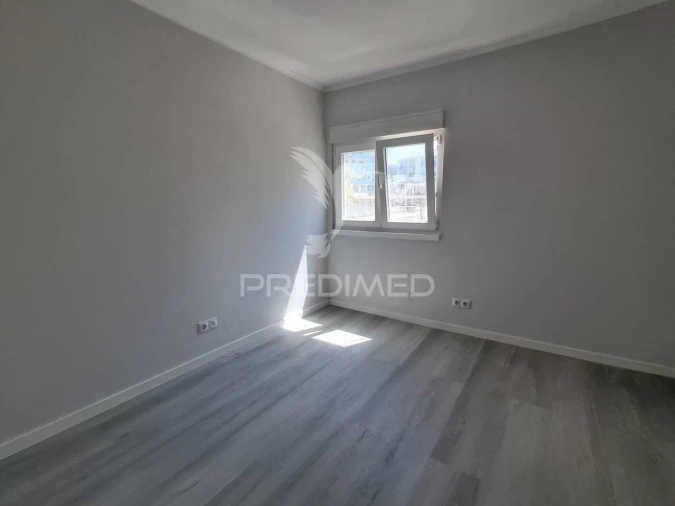 Apartamento T3 para Venda em Laranjeiro e Feijó Foto 22