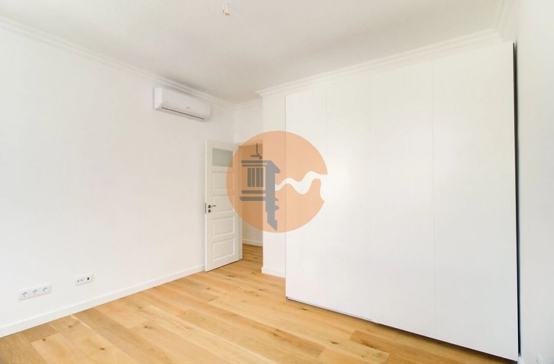 Apartamento T2 para Venda em Vila Real de Santo Antonio Foto 9