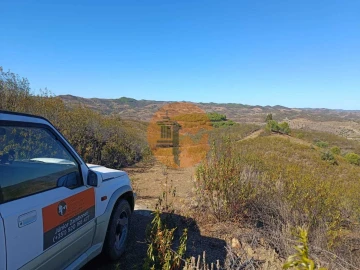 Terreno para Venda em Vaqueiros