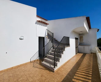 Moradia T5 para Venda em Ferreiras