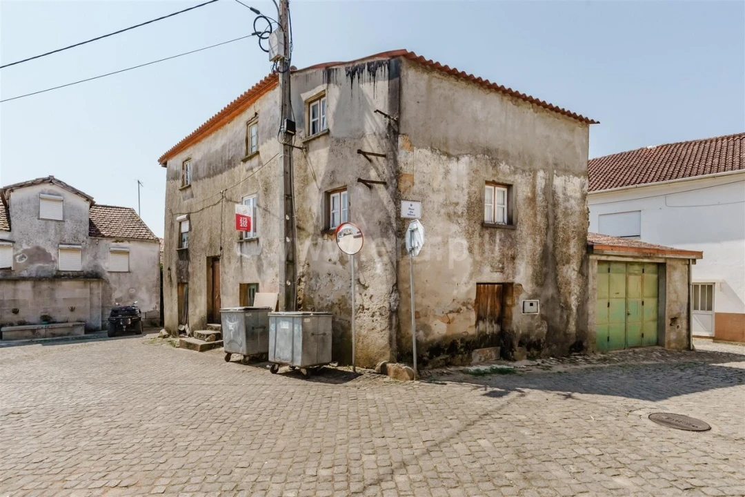 Prédio para Venda em Erada Foto 1