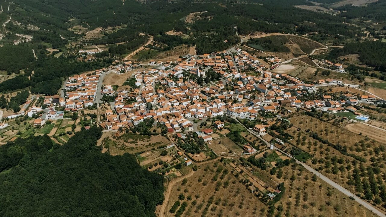 Prédio para Venda em Erada Foto 20