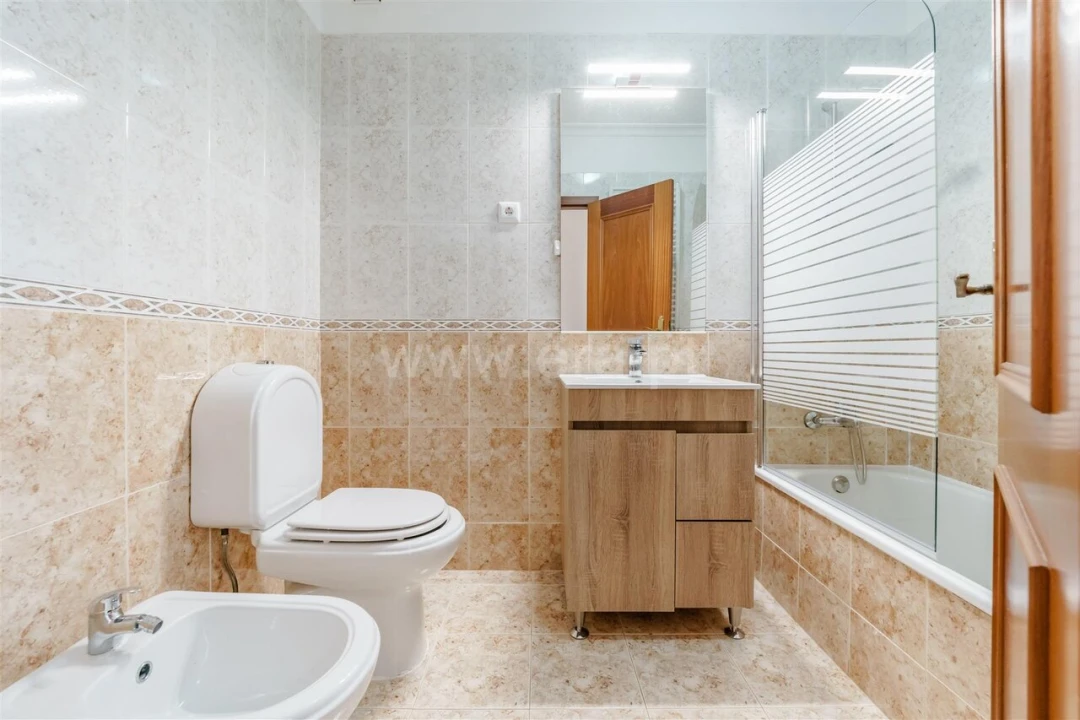 Apartamento T2 para Venda em Covilhã e Canhoso Foto 7