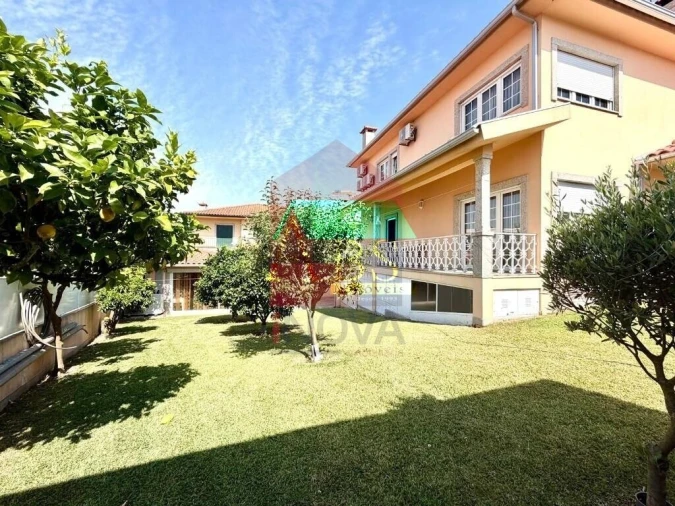 Moradia T4 para Venda em Vila Verde e Barbudo Foto 46