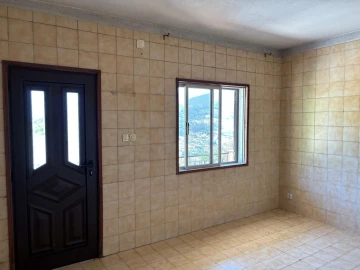 Moradia T2 para Venda em Aboadela, Sanche e Várzea